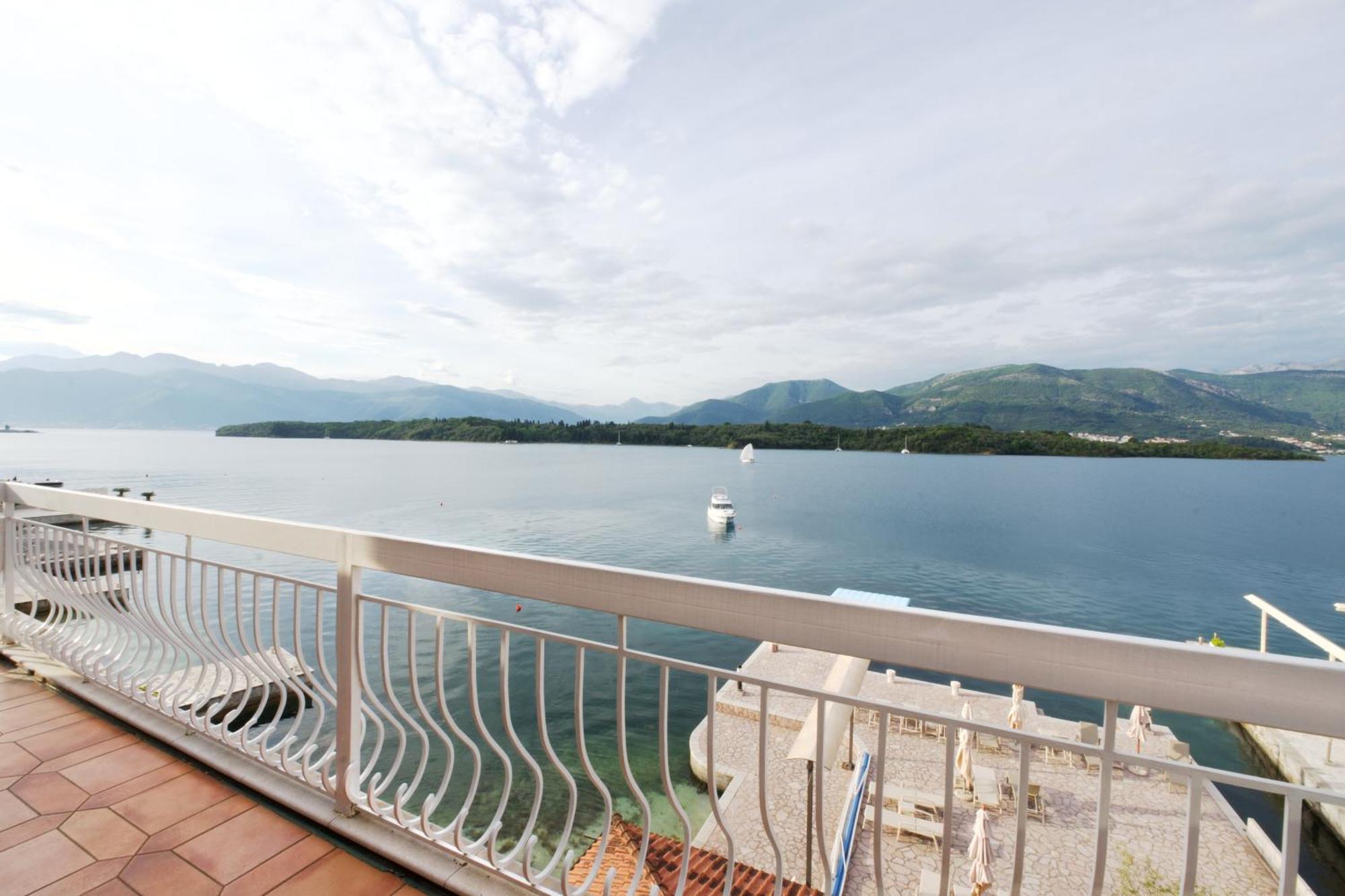 Apart-Hotel Villa Lav Nova Pec Exterior photo